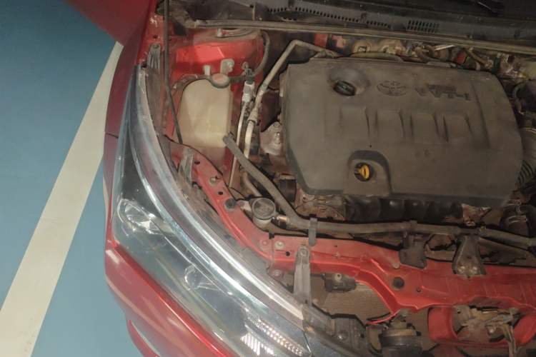 Used Toyota Corolla 2014 1.6L CVT GL Engine Bay Right