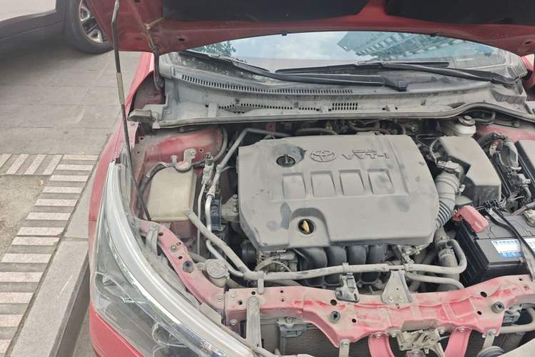 Used Toyota Corolla 2014 1.6L CVT GL-i Engine Bay Right