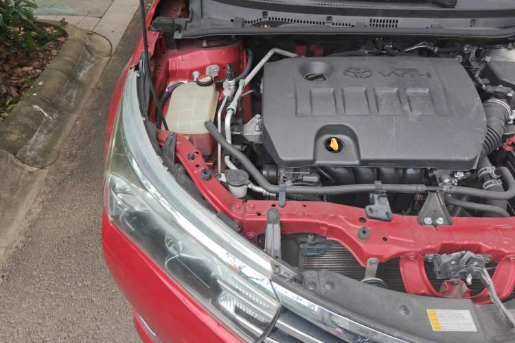 Used Toyota Corolla 2014 1.6L CVT GL Engine Bay Right