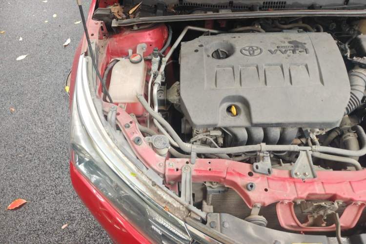 Used Toyota Corolla 2014 1.6L CVT GL Engine Bay Right