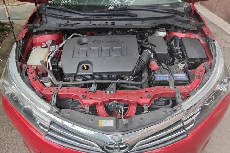 Used Toyota Corolla 2014 1.6L CVT GL Engine Bay