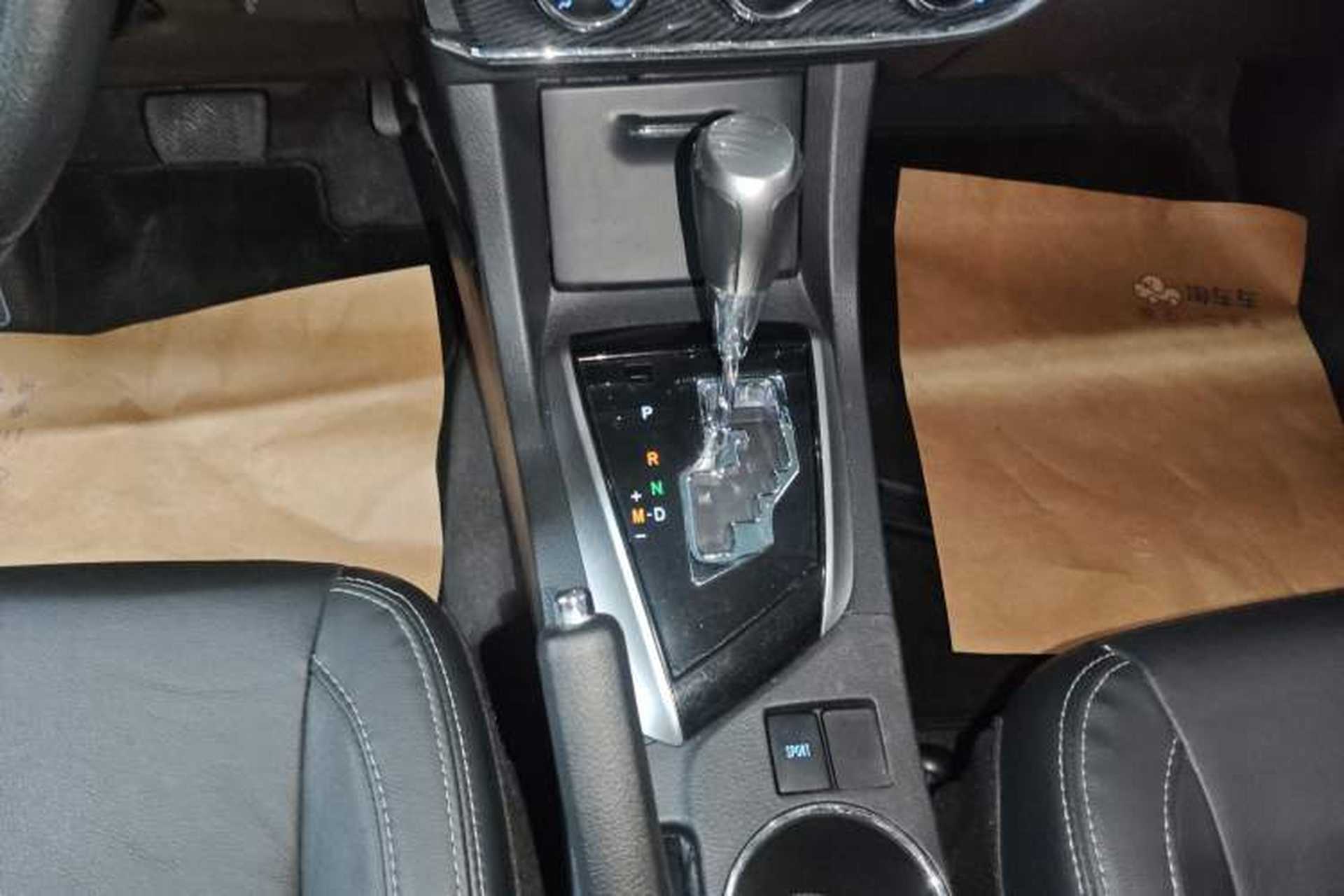 Used Toyota Corolla 2014 1.6L CVT GL-i Leather Edition Gear Lever