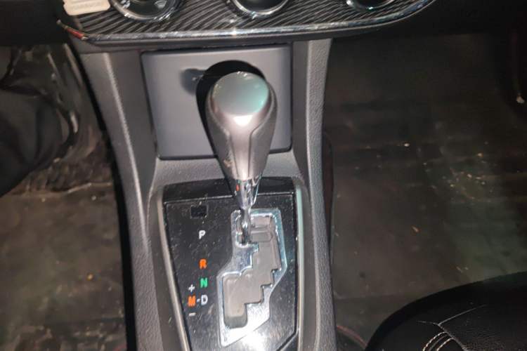 Used Toyota Corolla 2014 1.6L CVT GL-i Gear Lever
