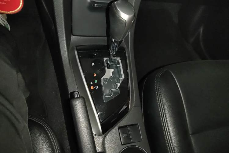 Used Toyota Corolla 2014 1.6L CVT GL Gear Lever