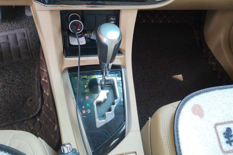 Used Toyota Corolla 2014 1.6L CVT GLX-i Gear Lever