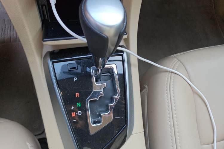 Used Toyota Corolla 2014 1.6L CVT GL Gear Lever