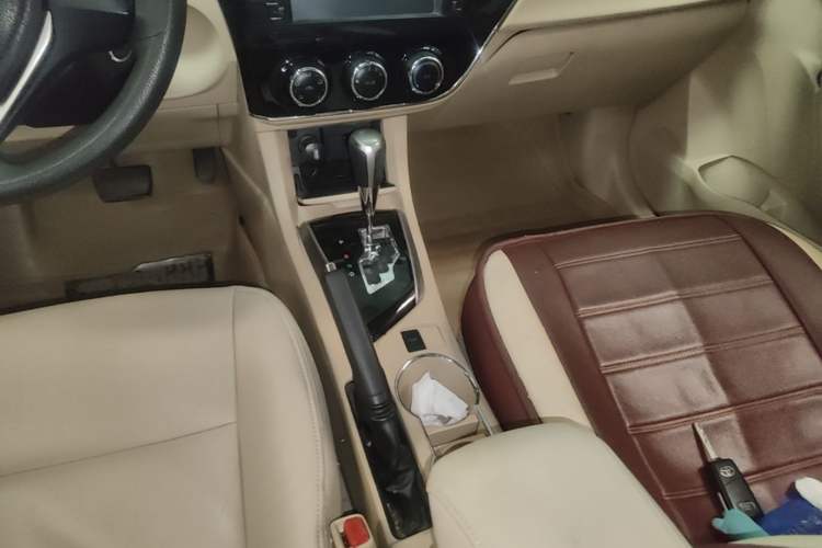 Used Toyota Corolla 2014 1.6L CVT GL Gear Lever