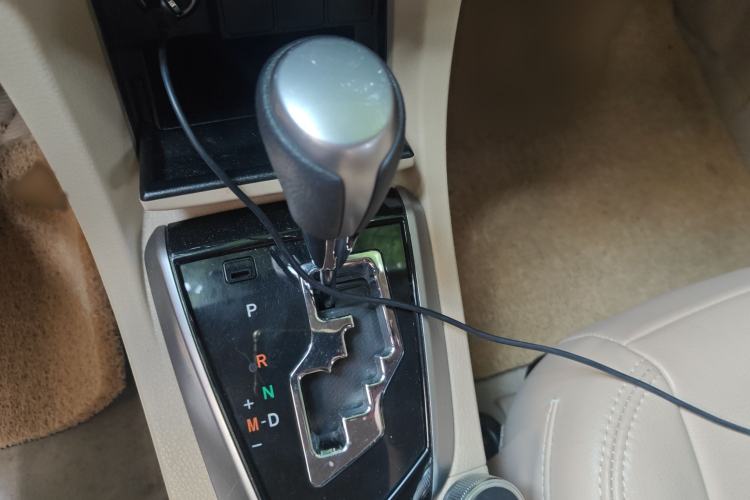 Used Toyota Corolla 2014 1.6L CVT GL-i Gear Lever