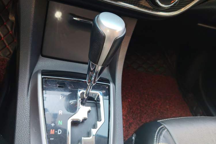 Used Toyota Corolla 2014 1.6L CVT GL-i Leather Edition Gear Lever