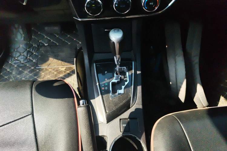 Used Toyota Corolla 2014 1.6L CVT GL Gear Lever