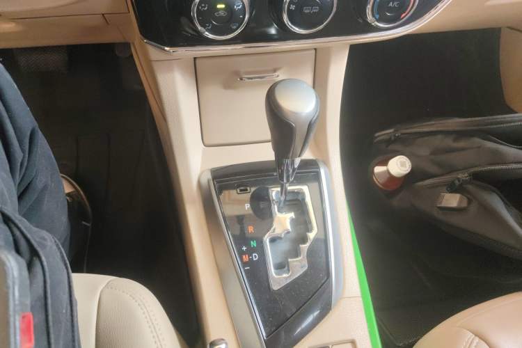 Used Toyota Corolla 2014 1.6L CVT GL Gear Lever