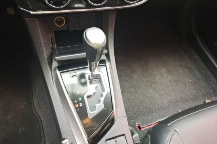 Used Toyota Corolla 2014 1.6L CVT GL-i Leather Edition Gear Lever
