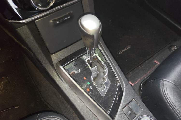 Used Toyota Corolla 2014 1.6L CVT GL Gear Lever