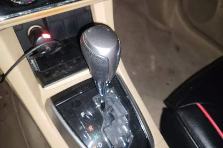 Used Toyota Corolla 2014 1.6L CVT GL Gear Lever