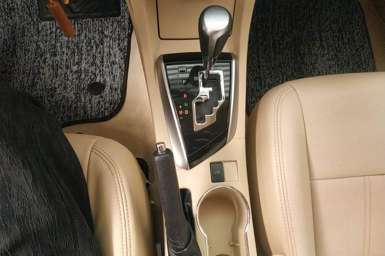 Used Toyota Corolla 2014 1.6L CVT GL Gear Lever