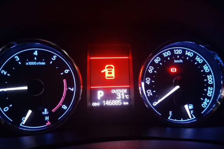 Used Toyota Corolla 2014 1.6L CVT GL-i Leather Edition Instrument Cluster