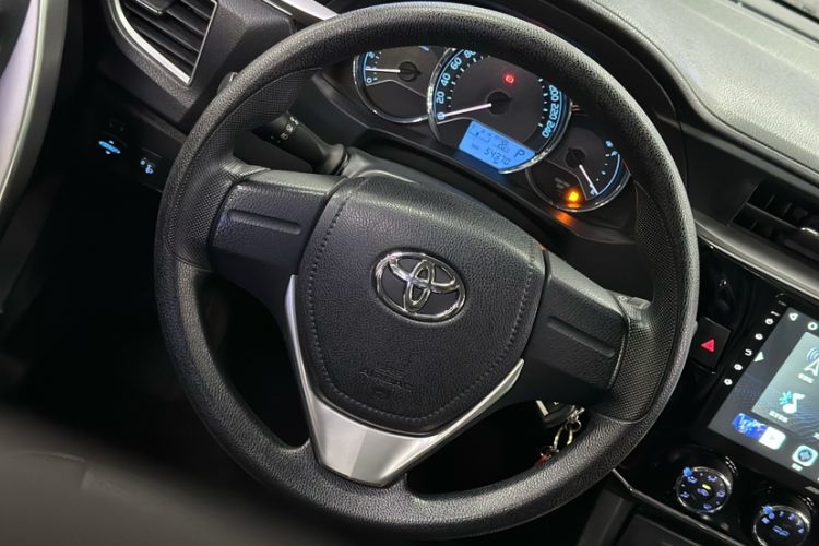 Used Toyota Corolla 2014 1.6L CVT GL Interior 10