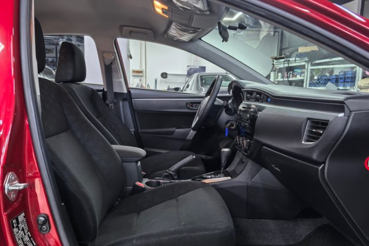 Used Toyota Corolla 2014 1.6L CVT GL Interior 2