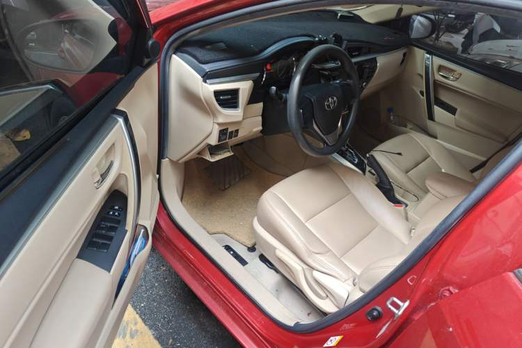 Used Toyota Corolla 2014 1.6L CVT GL-i Interior 3