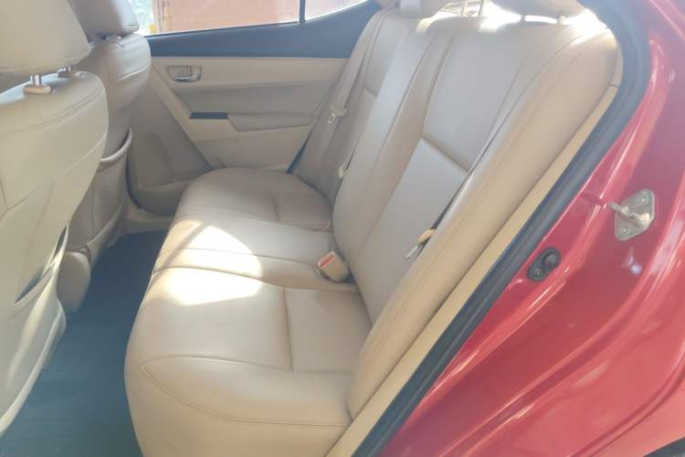 Used Toyota Corolla 2014 1.6L CVT GL Interior 4