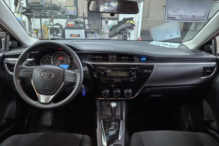 Used Toyota Corolla 2014 1.6L CVT GL Interior 6