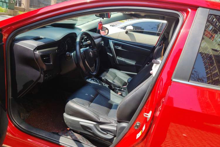 Used Toyota Corolla 2014 1.6L CVT GL-i Leather Edition Left Front Seat