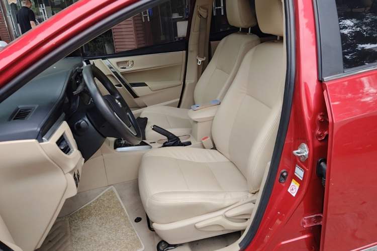 Used Toyota Corolla 2014 1.6L CVT GL-i Left Front Seat
