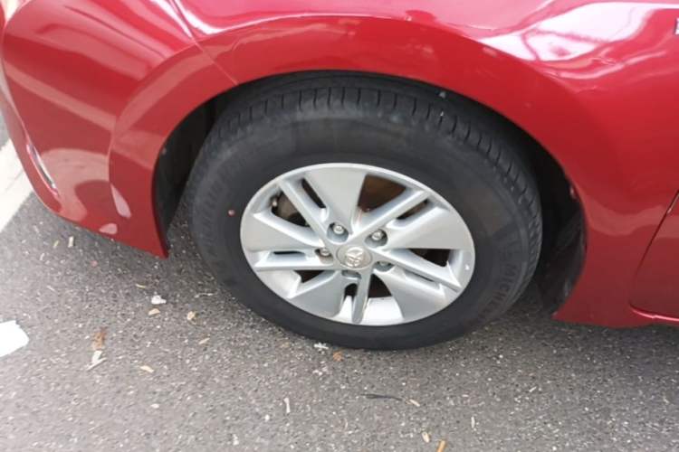 Used Toyota Corolla 2014 1.6L CVT GL-i Left Front Wheel Hub