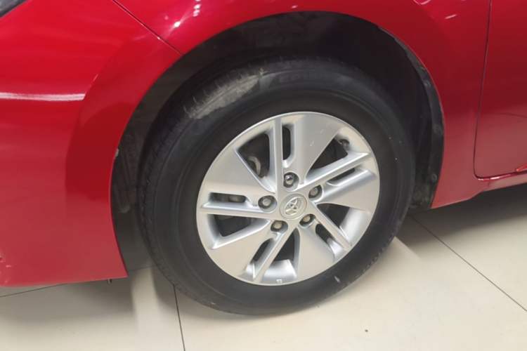 Used Toyota Corolla 2014 1.6L CVT GL-i Left Front Wheel Hub