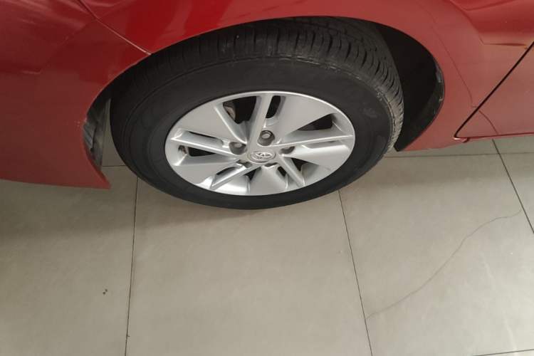 Used Toyota Corolla 2014 1.6L CVT GL Left Front Wheel Hub