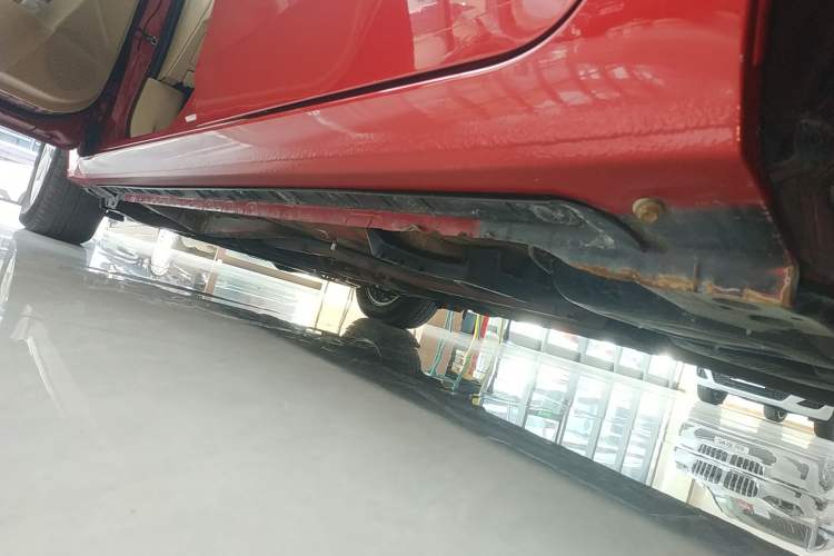 Used Toyota Corolla 2014 1.6L CVT GL Left Side Sill