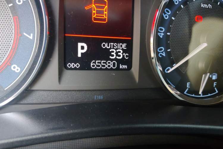 Used Toyota Corolla 2014 1.6L CVT GLX-i Odometer Close Up