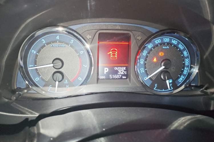 Used Toyota Corolla 2014 1.6L CVT GL-i Leather Edition Odometer Close Up