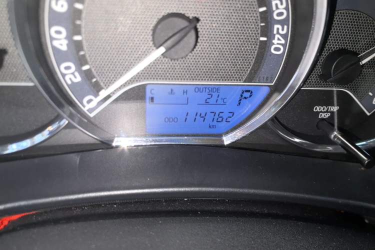Used Toyota Corolla 2014 1.6L CVT GL Odometer Close Up