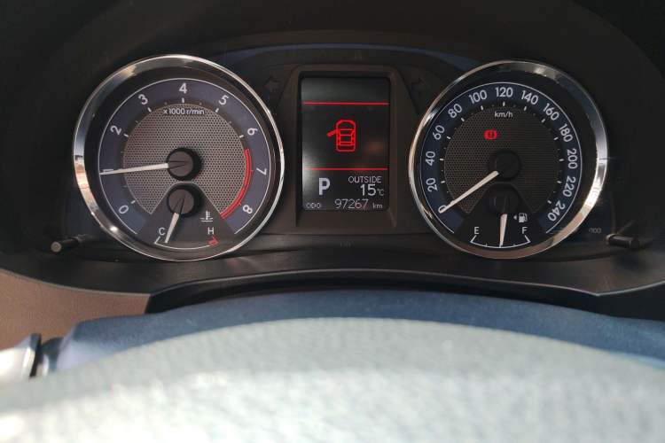 Used Toyota Corolla 2014 1.6L CVT GL-i Leather Edition Odometer Close Up
