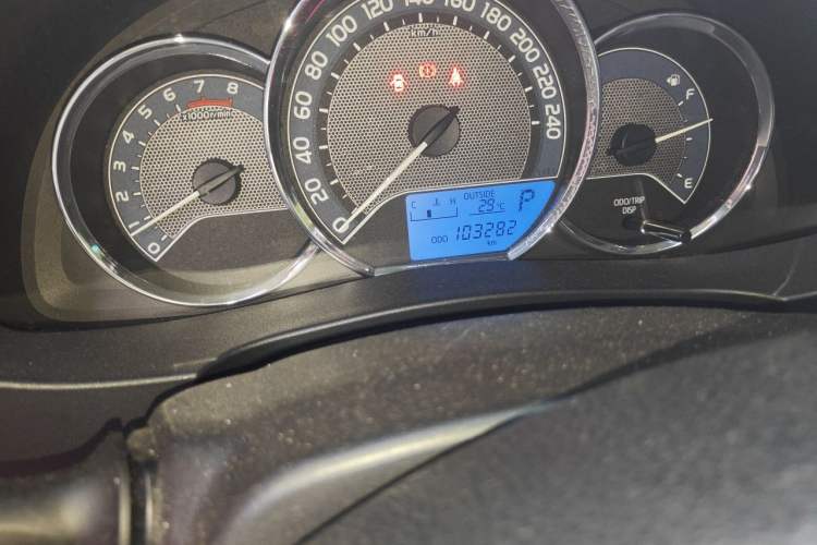Used Toyota Corolla 2014 1.6L CVT GL Odometer Close Up