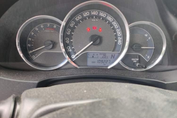Used Toyota Corolla 2014 1.6L CVT GL Odometer Close Up