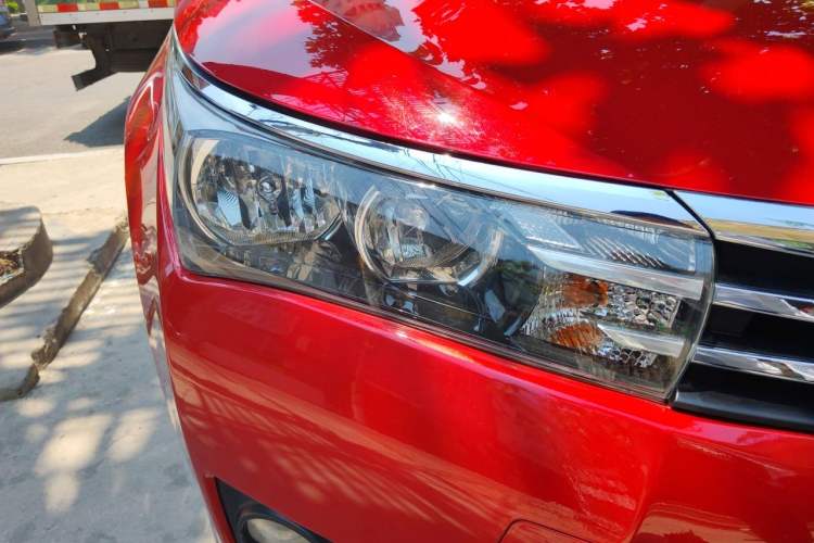 Used Toyota Corolla 2014 1.6L CVT GLX-i Right Front Headlight