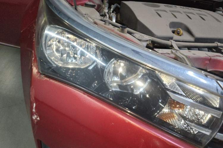 Used Toyota Corolla 2014 1.6L CVT GL-i Right Front Headlight