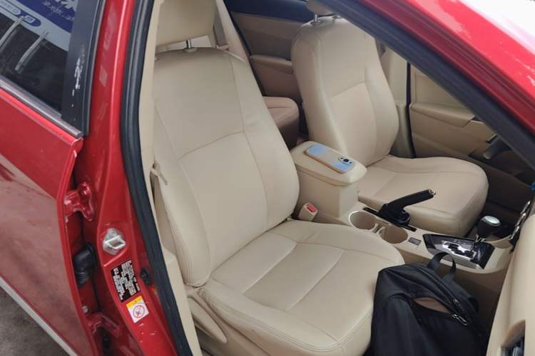 Used Toyota Corolla 2014 1.6L CVT GL-i Right Front Seat