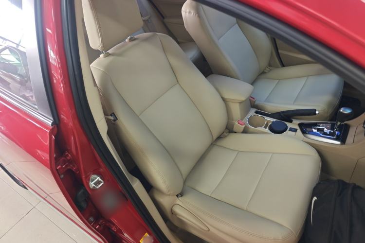 Used Toyota Corolla 2014 1.6L CVT GL-i Right Front Seat