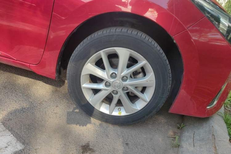 Used Toyota Corolla 2014 1.6L CVT GL-i Leather Edition Right Front Wheel Hub