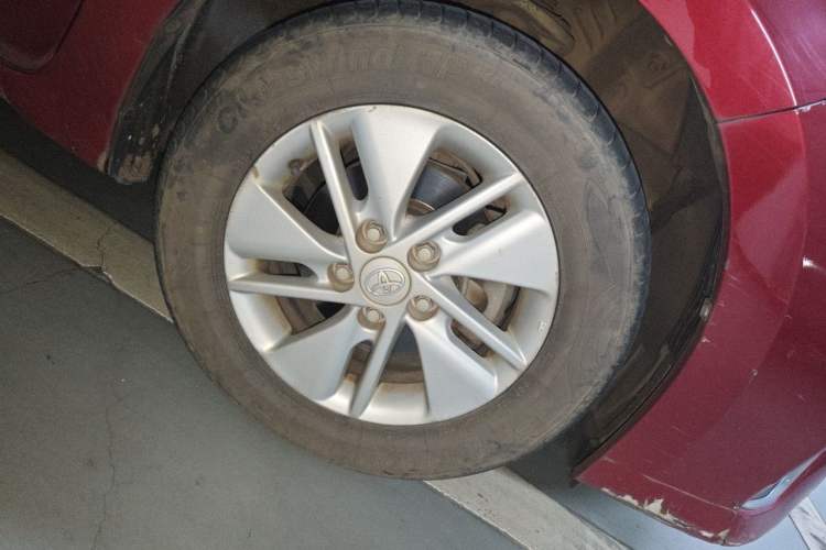 Used Toyota Corolla 2014 1.6L CVT GL-i Right Front Wheel Hub