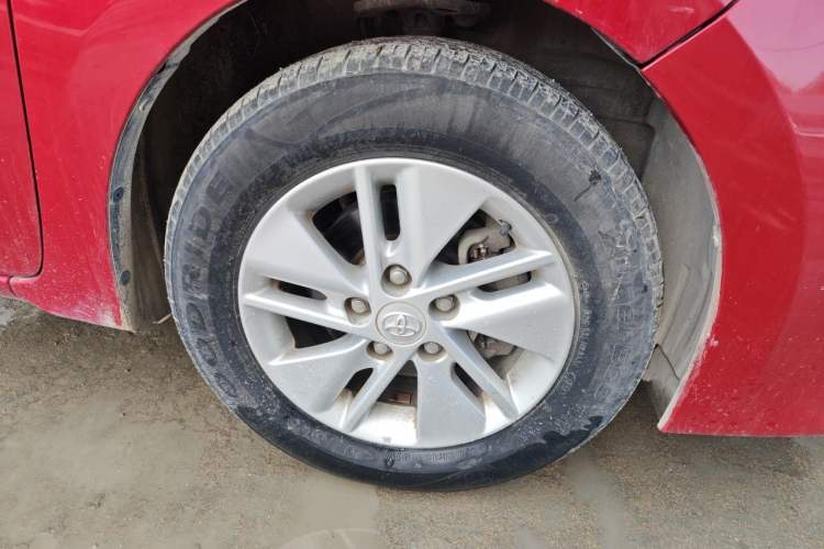 Used Toyota Corolla 2014 1.6L CVT GL-i Right Front Wheel Hub