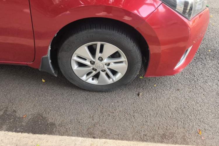 Used Toyota Corolla 2014 1.6L CVT GL Right Front Wheel Hub