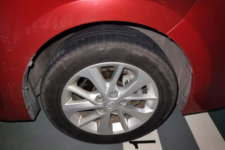 Used Toyota Corolla 2014 1.6L CVT GL-i Leather Edition Right Front Wheel Hub