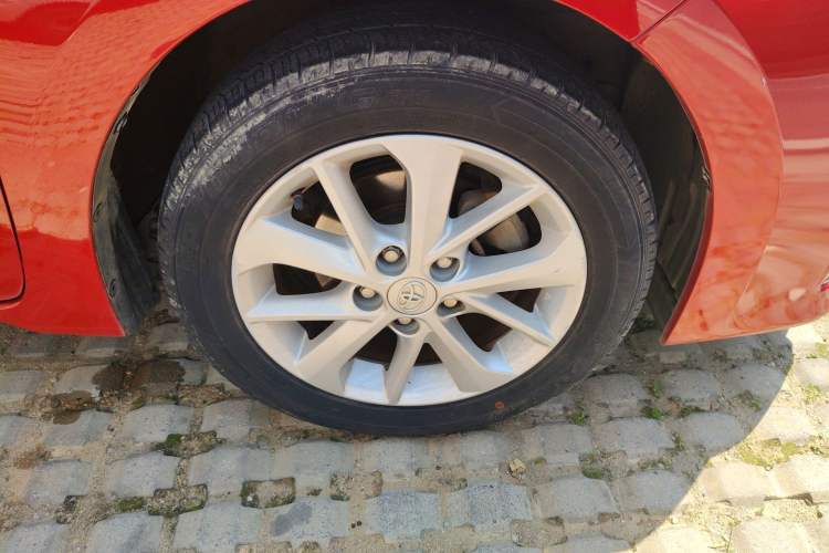 Used Toyota Corolla 2014 1.6L CVT GL-i Leather Edition Right Front Wheel Hub