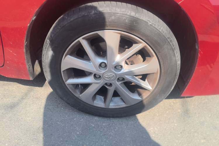 Used Toyota Corolla 2014 1.6L CVT GL-i Leather Edition Right Front Wheel Hub