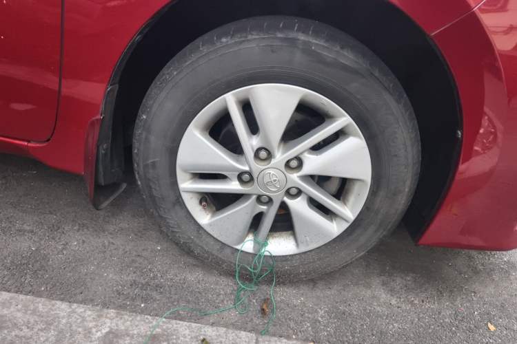 Used Toyota Corolla 2014 1.6L CVT GL-i Right Front Wheel Hub