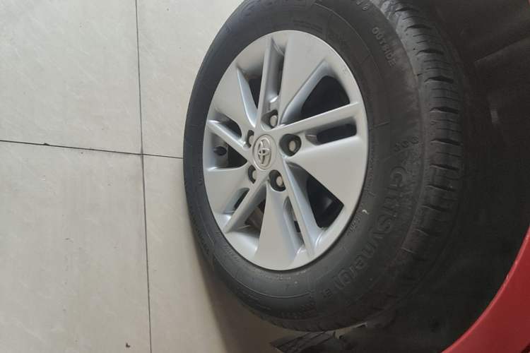 Used Toyota Corolla 2014 1.6L CVT GL Right Rear Wheel Hub